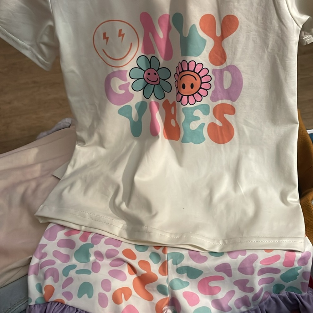 Shorts Set - Picture 7 of 7